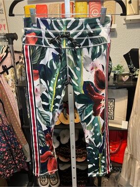 C&C California Tropical Leaf & Floral Leggings in Green, Red, White